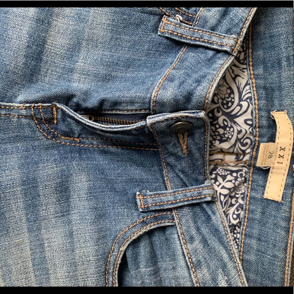 Forever 21  Low Rise Jeans - Picture 4 of 5